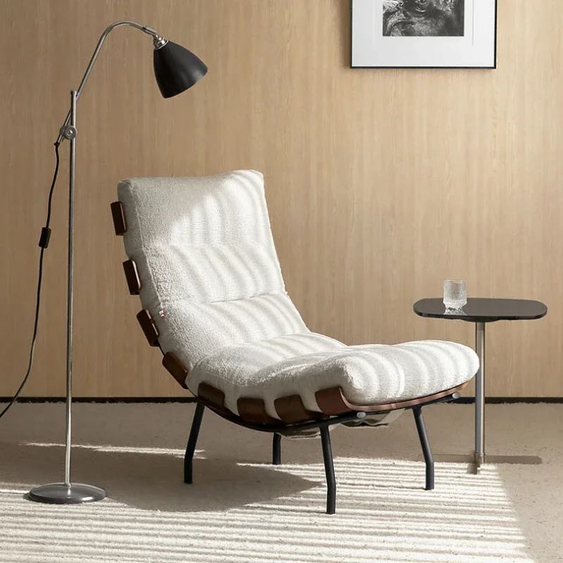 

Кресло для отдыха из массива дерева