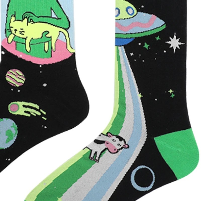 A pair of alien UFO pattern trendy socks, AB style asymmetrical mandarin duck socks for men and women, suitable for everyone