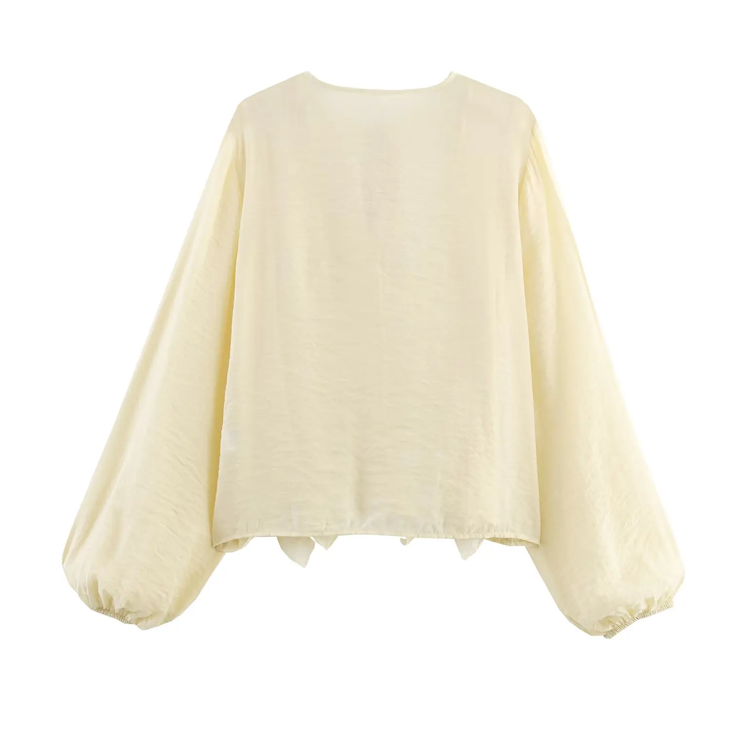 เสื้อแฟชั่นผู้หญิงสไตล์ยุโรปและอเมริกา ประจำปี 2025 รุ่นใหม่สำหรับฤดูใบไม้ร่วง ตกแต่งพู่เก๋ไก๋ คอกลม แต่งลายเคลือบ