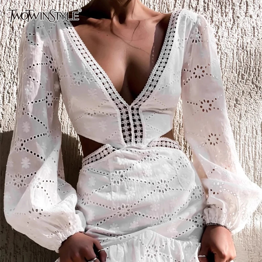 TWOTWINSTYLE однотонные ажурные утягивающие платья для женщин с v-образным вырезом, длинные темпераментные платья без рукавов, женские новые