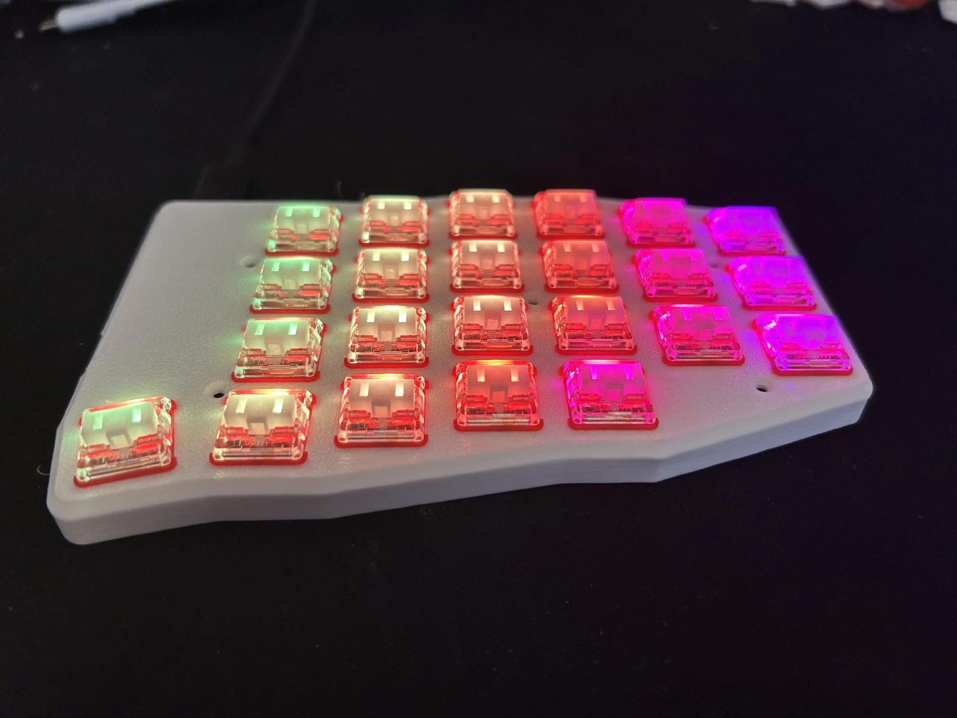 분할 키보드 프로그래밍 가능한 매크로 패드 DIY 바이알 QMK 펌웨어 구성 46 키 핫 스왑 가능 로우 프로파일 스위치 기계식 키패드