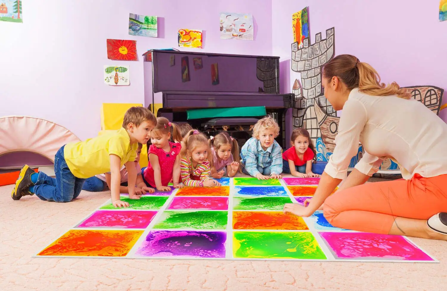 30x30CM Colorful Yellow Liquid Floor Tile for Nightclub Bar Decoration, Non-Toxic Children Play & Exercise Mat