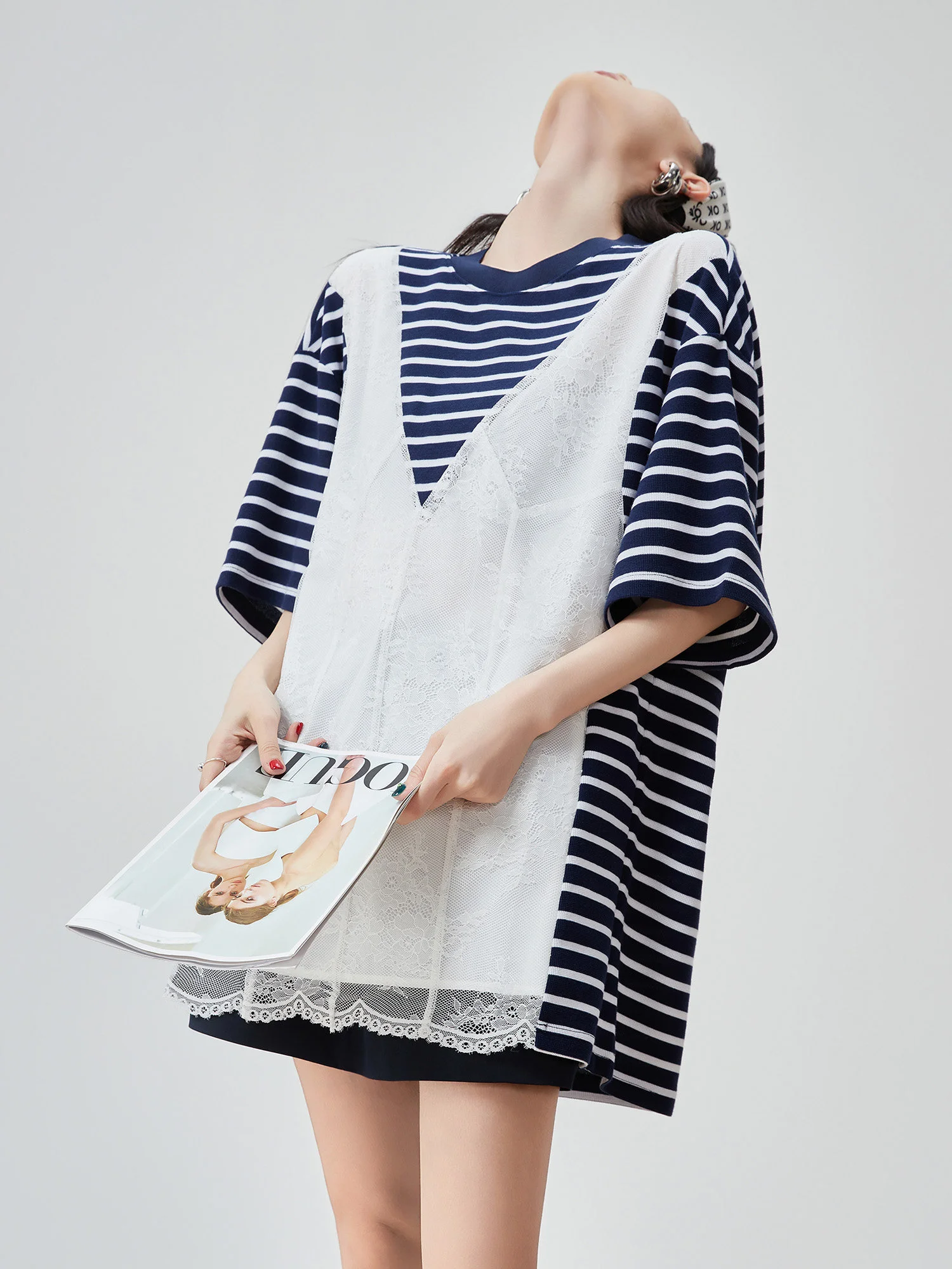 

Blue Striped ort Sve T-irt Women's Loose Casual Design Sense Korean Sle Navigation Lace Patchwork Faionable Top