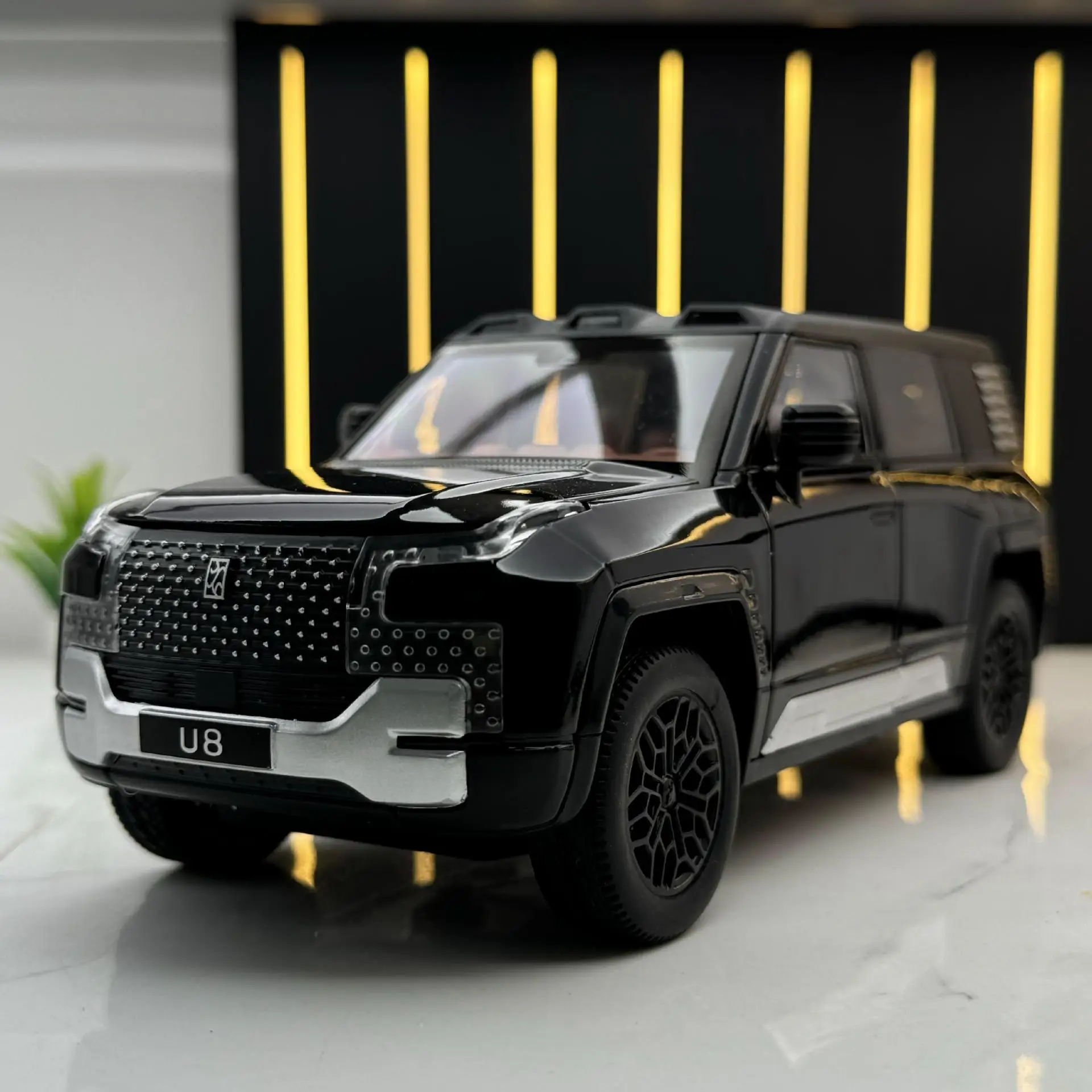 

Масштаб 1:24 U8 внедорожник Приключения фотомашина с ретроактивным весенним действием для детей, развлечение на открытом воздухе и Коллекционная миниатюра