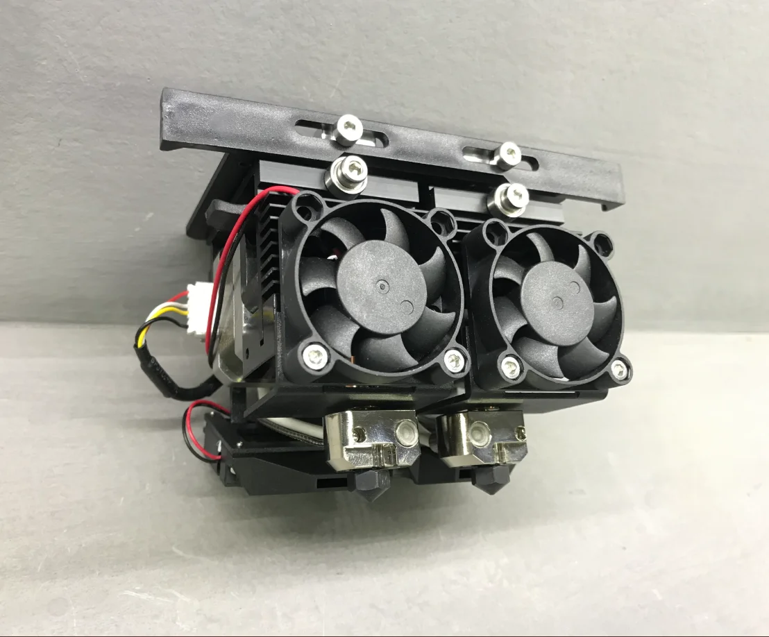 

I-Fast Dual High-temp Extruder without extruder cover: Contact us first about version difference