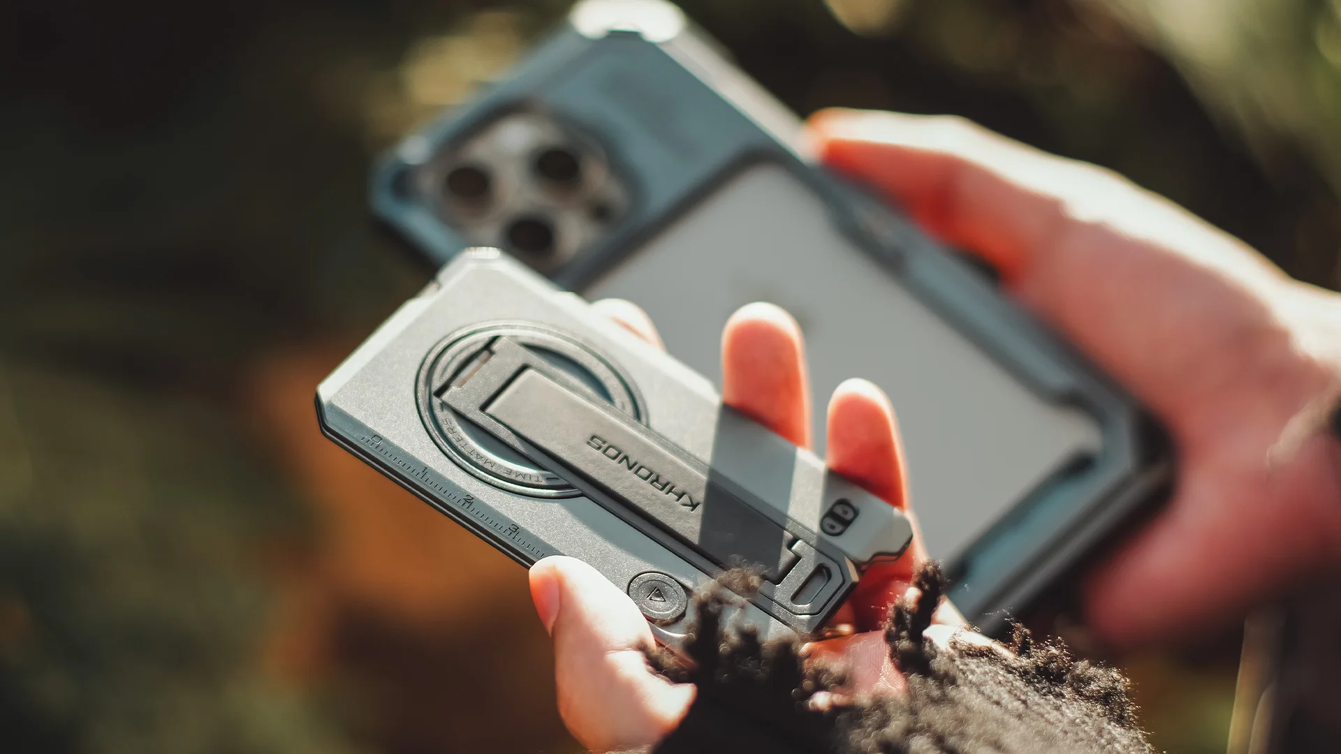 TILTA Khronos Cage Kit für iPhone 16 Pro/Pro Max mit Magnetkartenhalterung – Detail 17