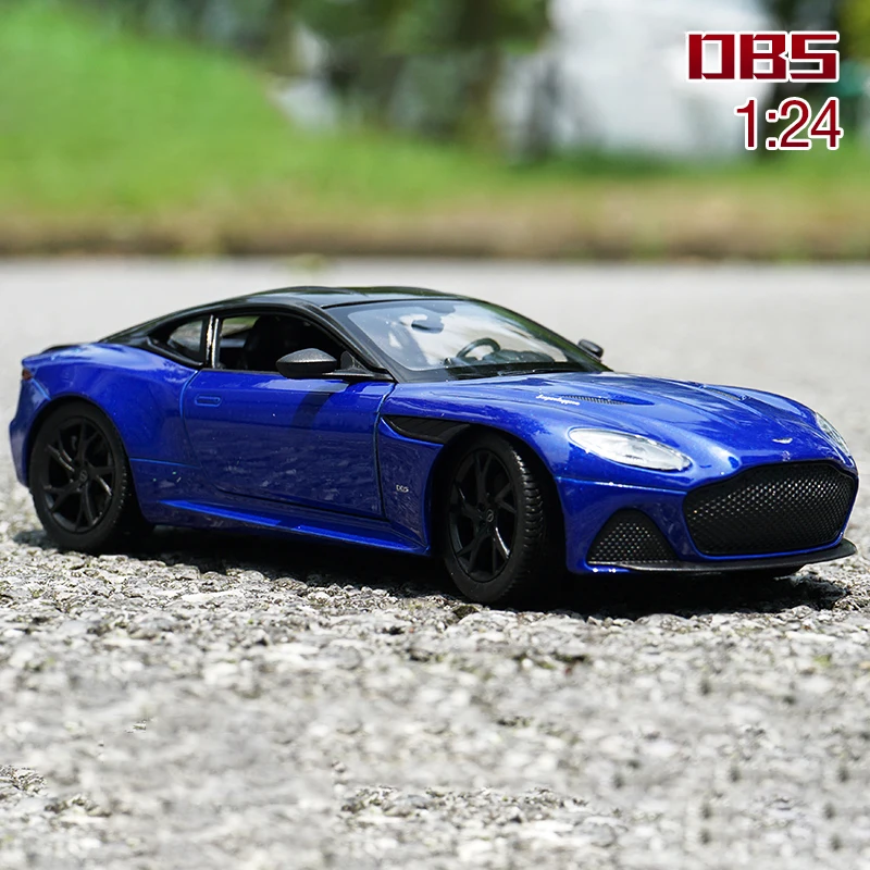 WELLY 1:24 Aston Martin DBS Superlaggera Alloy Car Model Diecast Toy Vehicle High Simitation Cars Toys For Children Kids Gifts