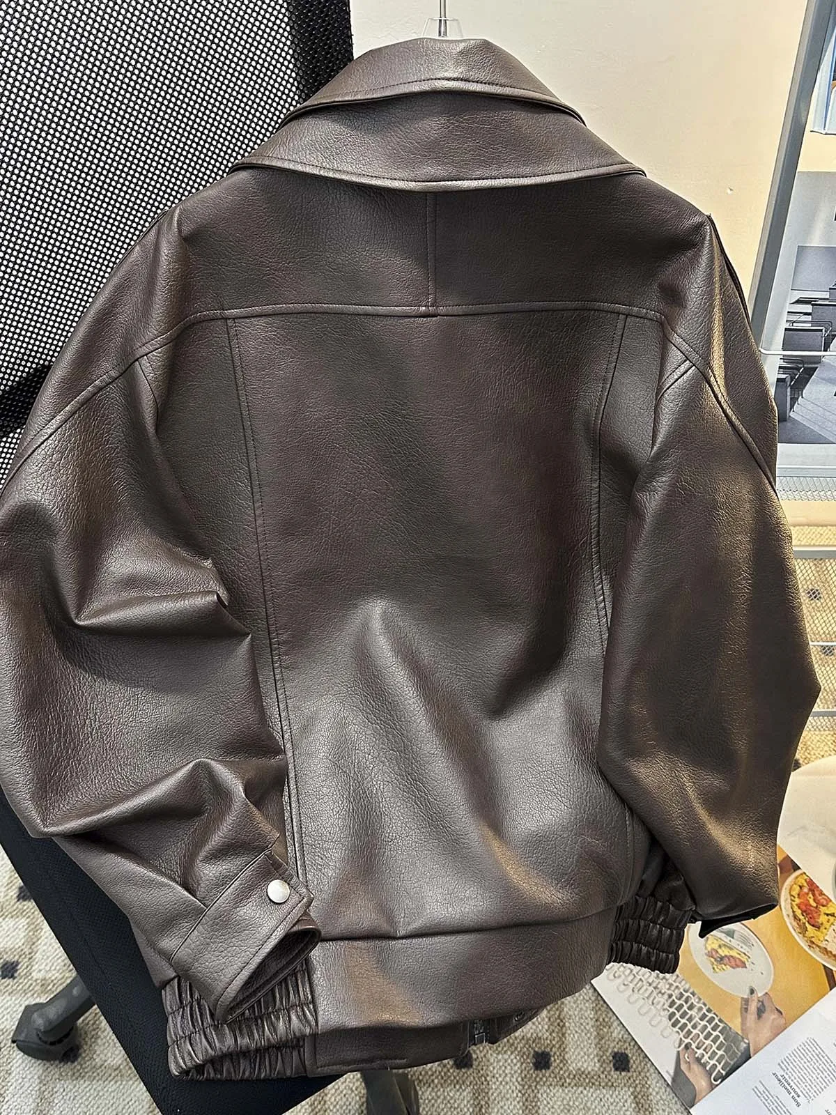 سترة نسائية من جلد البولي يوريثان على الطراز القوطي الأسود معطف عتيق للدراجات النارية سترة موستانج ملابس خارجية ملابس خارجية 2000s ملابس إيمو لخريف 2025