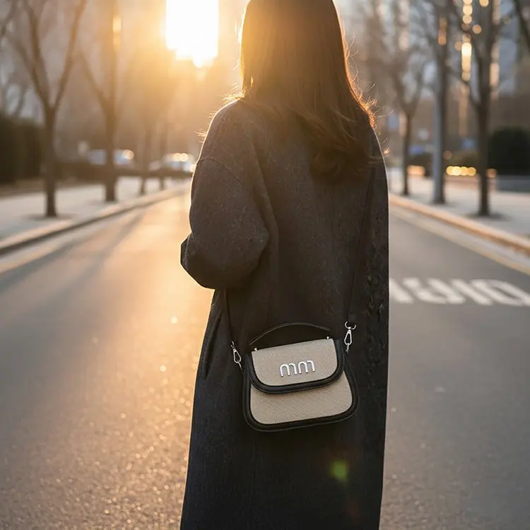 

Hand Carry Fashion Casual Small Square Bag 2025 New Texture Casual Shoulder Bag Trendy Versatile Messenger Bag