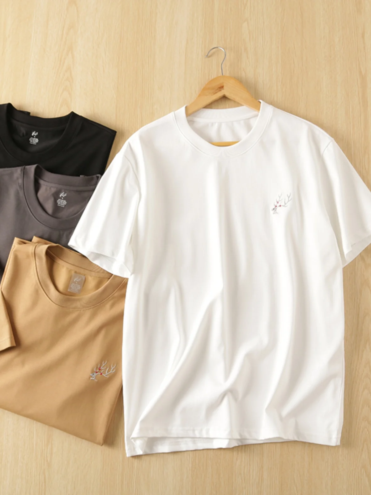 

Mens Cotton ort Sve T-irt Embroidered Deer Head Casual round Ne f Sve Summer Faion Urban Sle Pure Color