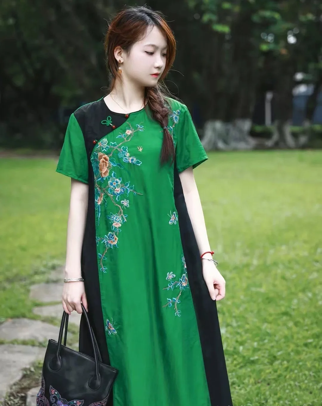 

Chinese style women's dress Green O-Neck short sleeves long dresses Vintage embroidery elegant party dresses