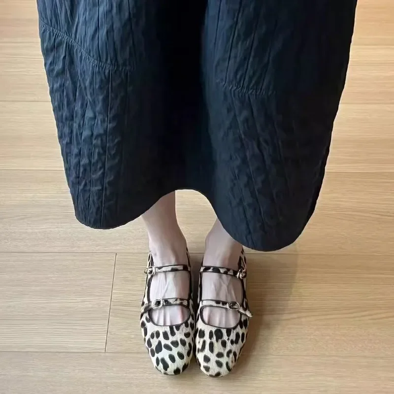 حار بيع الموسم نمط جديد لينة أسفل ماري جين الأحذية المسطحة النساء الضحلة ليوبارد طباعة الشقق الرجعية جولة