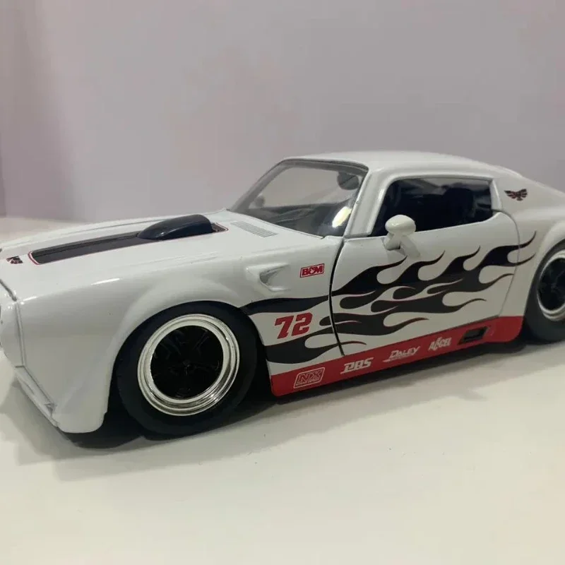 1:24 1972 Pontiac Firebird Diecast Metal Alloy Model Car Toys For Children Toy Gift Collection