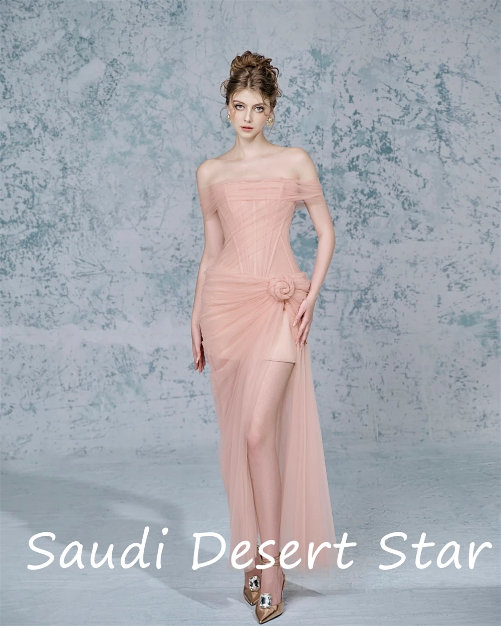 dostosowaneDostosowane wykwintne kwiaty suknia wieczorowa pełna wdzięku z odkrytymi ramionami suknie gwiazd przepuszczalne proste rozcięcia po bokach P