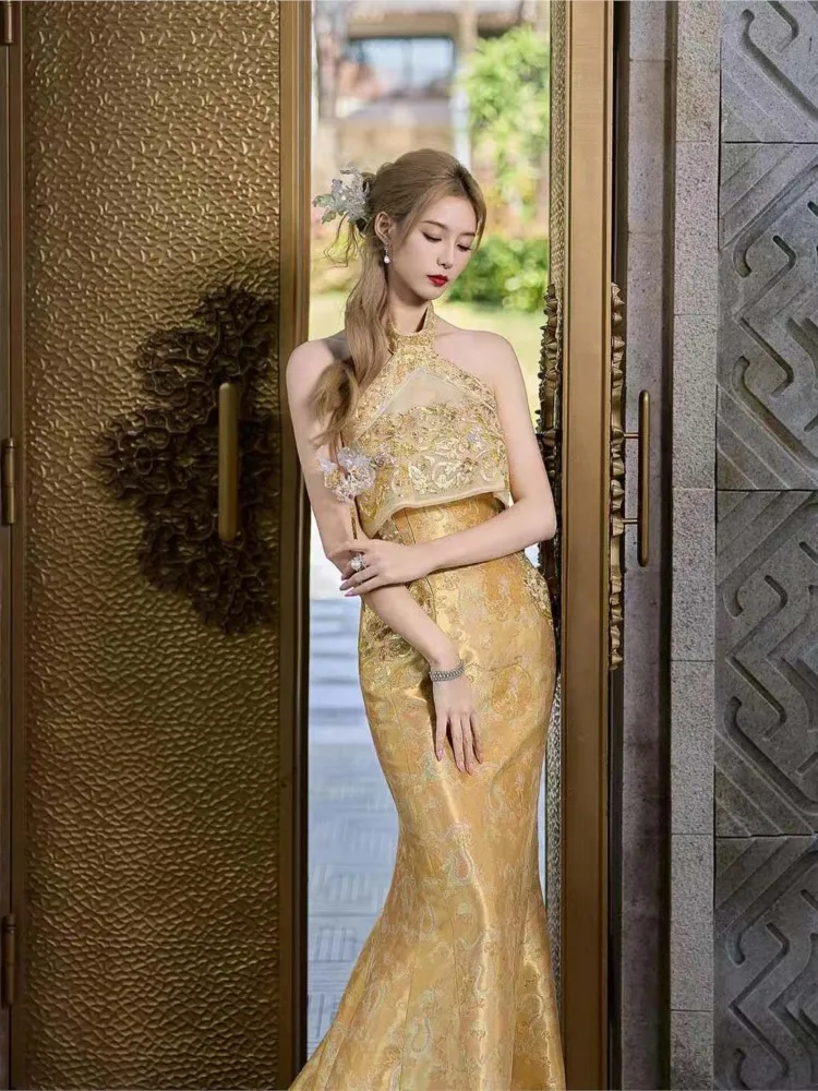 New Chinese-style golden halter heavy embroidery bride's toasting dress luxurious cheongsam fishtail skirt woman