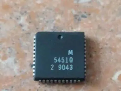 

M 5451Q PLCC44