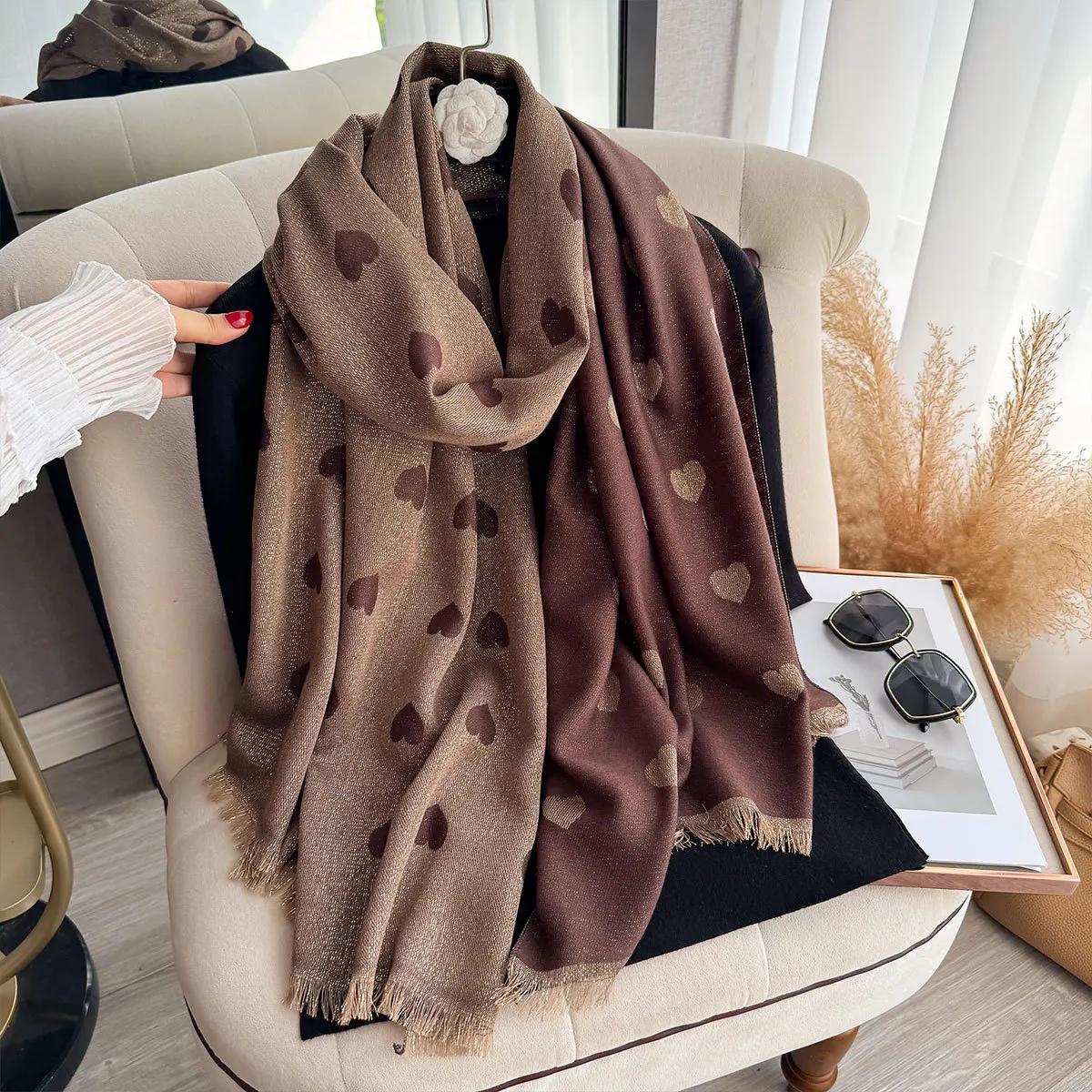 

Autumn Winter Retro Imitaion Cashmere Shawl Fashion Woman Versatile Heart Double-sided Color Matching Pashmina Thick Warm Scarf