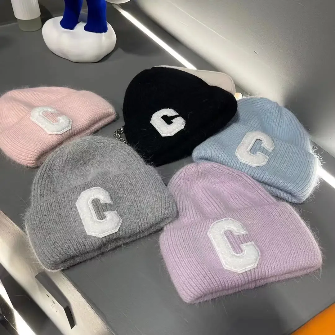 2023 neue Luxus Echt Kaninchen Fell Mützen Frauen Designer Brief C Winter Hut Mode Stricken Motorhaube Weichen, Flauschigen Warme Skullies Kappe – Detail 7