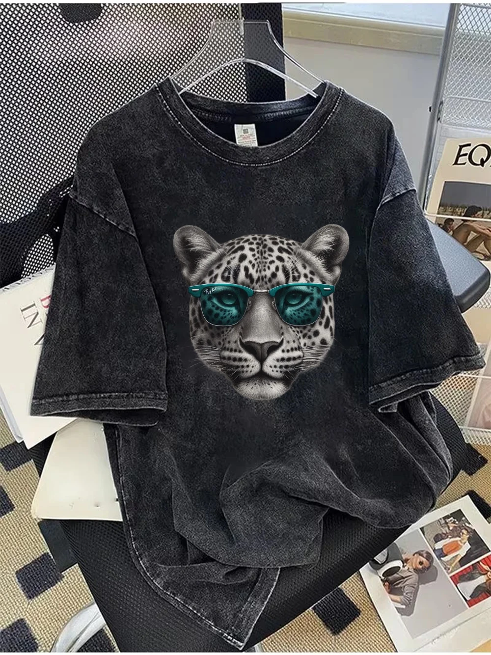 Vintage Washed Tiger and Leopard with Sunglasses Print T Shirt Men Women Casual Crewneck Short Sleeve Tees for Streetwear