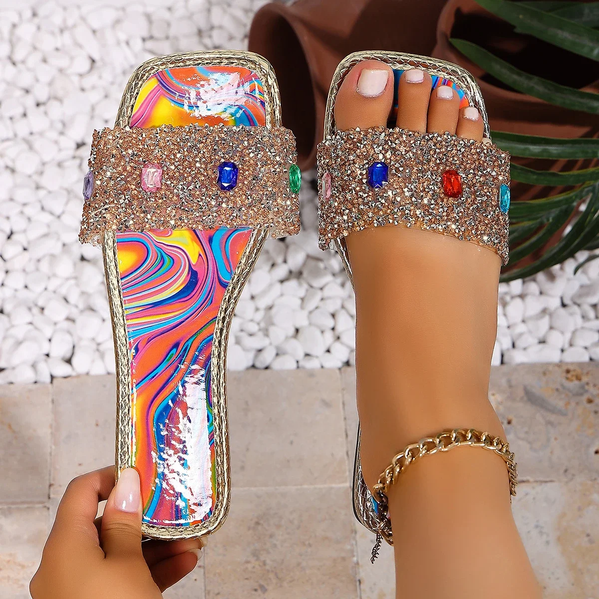 Women Flat Slippers 2026 New Fashion Crystal Shoes Women Summer Trend Slippers Luxury Outdoor Designer Sandals Slides Women