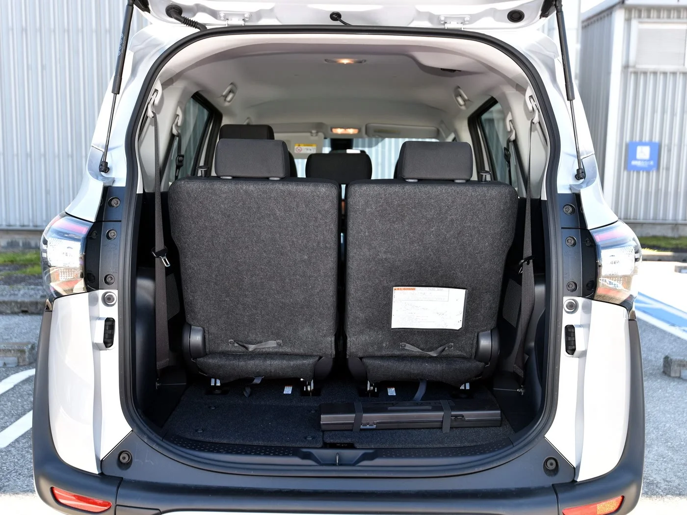 

2 шт. газовые стойки для Toyota Sienta XP170 2015-2022 Van Minivan, задняя дверь багажника, подъемник багажника, опоры, пружины, амортизаторы