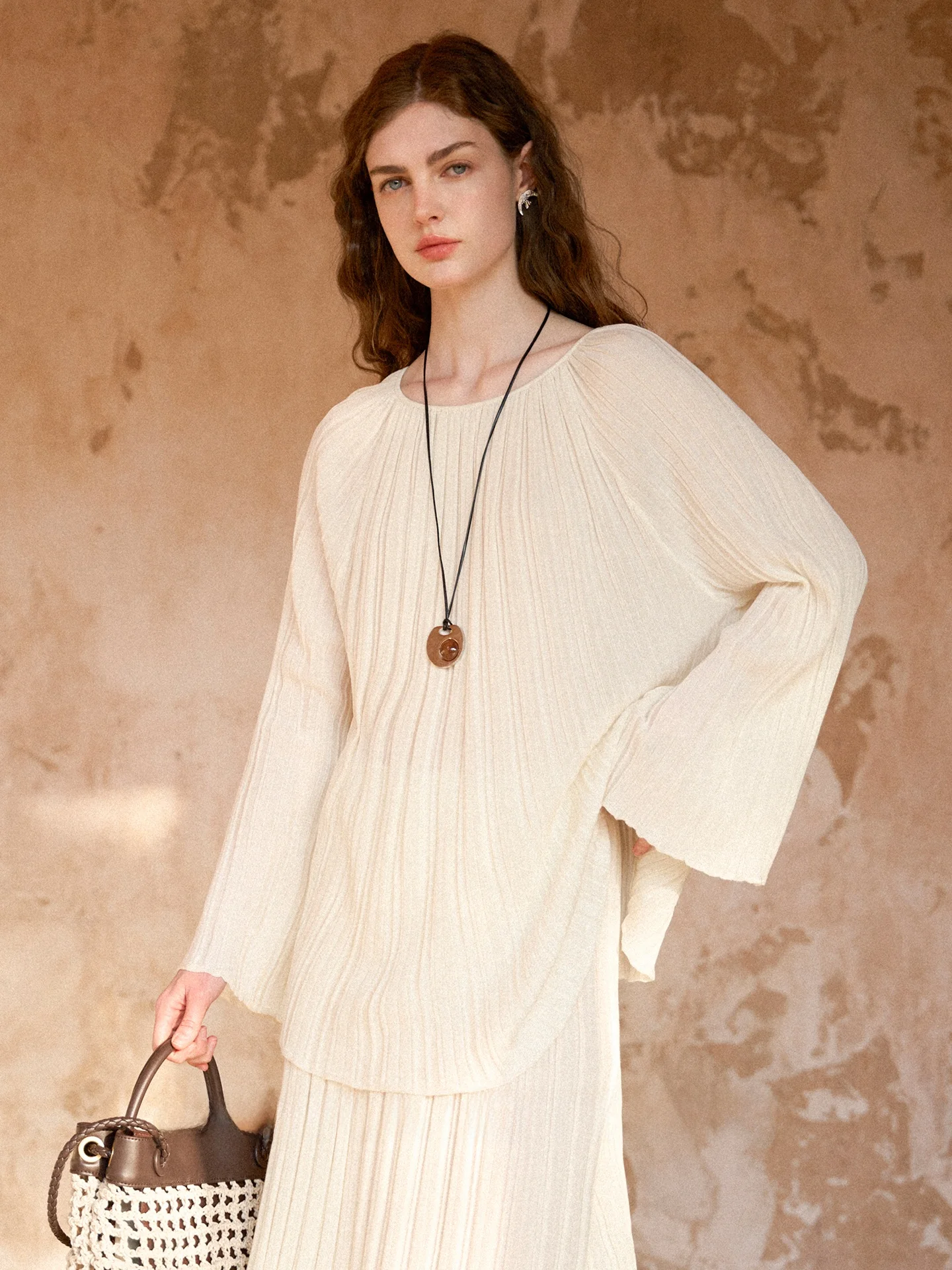 

Miorastudio Women's Soft White Striped Loose round Ne Bell Sve Knitted Sweater French Sle Comfortable Lyrical Fabric