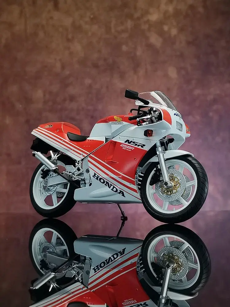 Qingdao Society 1/12 Honda NSR 250R مركبة مكافحة الحرائق محاكاة نموذج دراجة نارية جمع قطع الهدايا