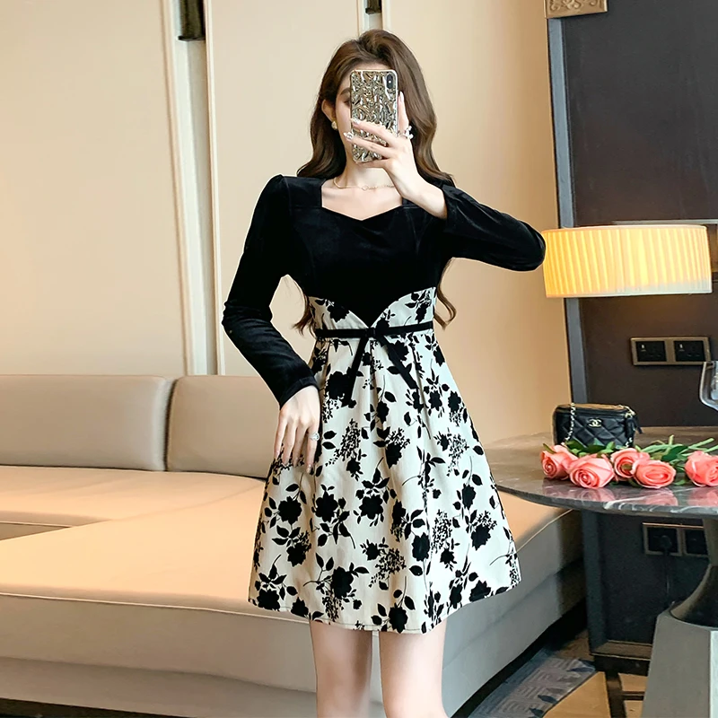 French Skirt Autumn/Winter New Short stature Style Slim Black High end Retro Velvet Dress Long sleeved Short Skirt