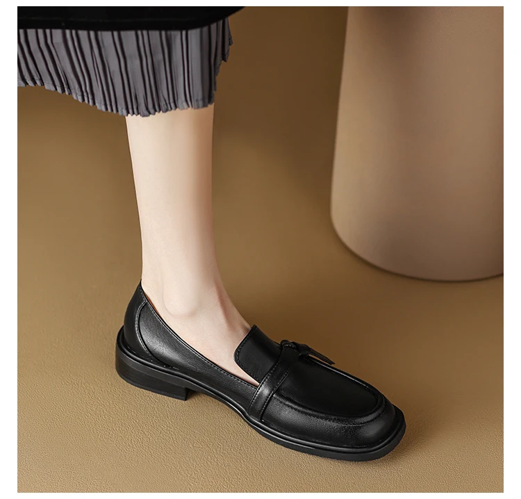 2023 Spring New British Retro Style Round Head Low Heel Solid Color Loafers A Slip-on Casual Comfortable Women\'s Single Shoes