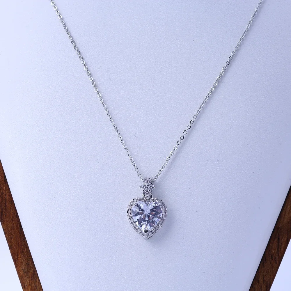 Zircon pendant necklace Retro court style temperament full of diamonds, colored gemstones, titanium steel chains, cross-border p