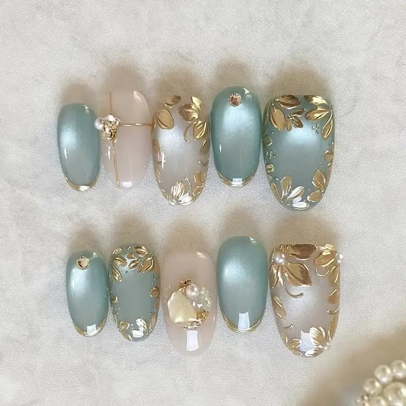 

24Pcs Cyan Cat's Eye Oval Head Nail Art Short Golden Leaves Sparkling Diamond Decoration Removable Finished Acrylic False Nails