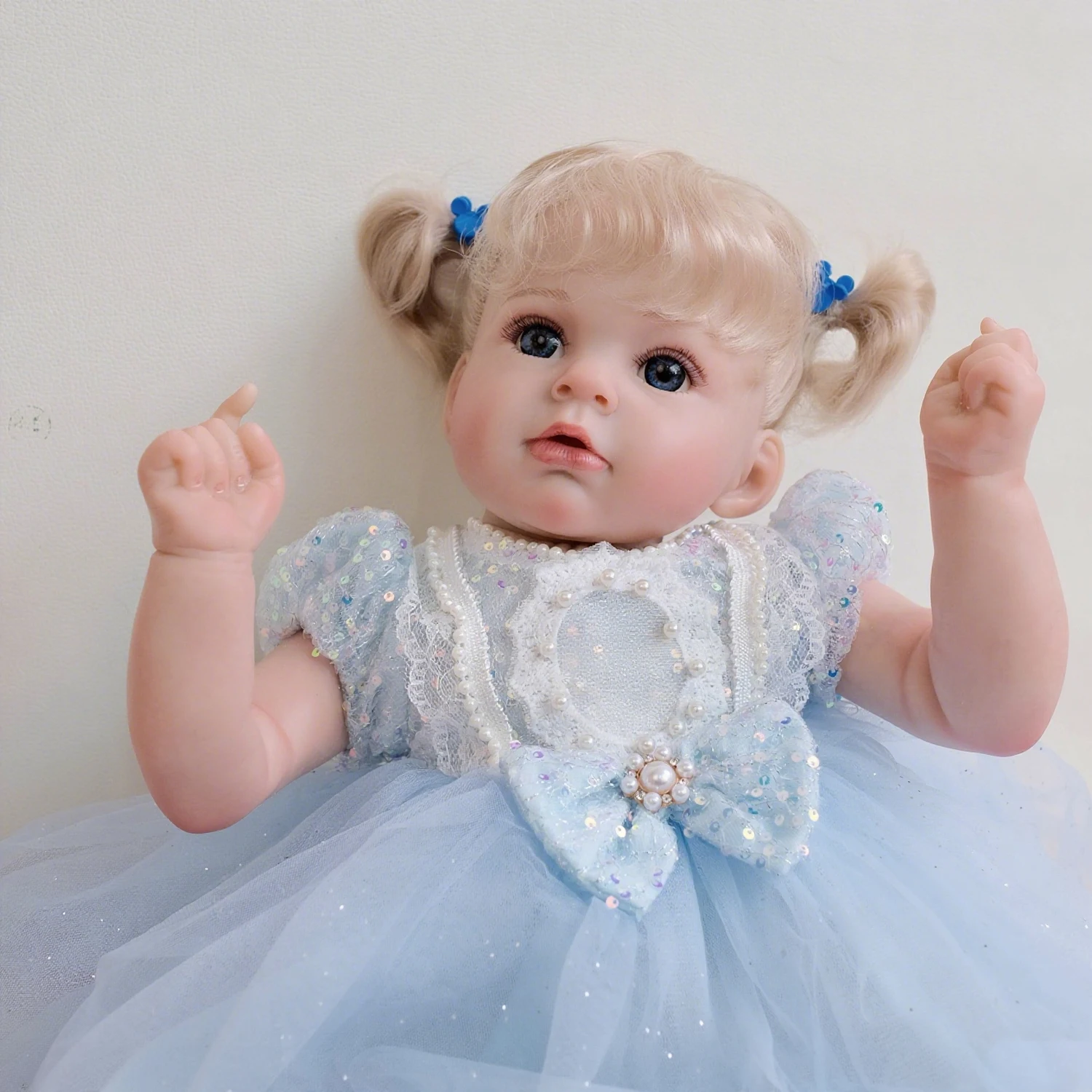 Corpo de pano macio de 20 polegadas, princesa reborn fofa realista, vestindo vestido azul, boneca de brinquedo de banho infantil, presente de aniversário, h, 1 peça