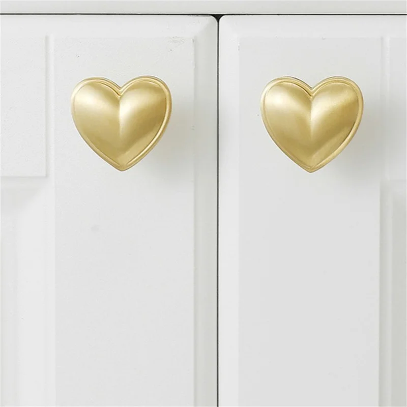 Nordic Silver Gold Furniture Handle Heart Shape Cabinet Handles Door Drawer Knobs Single Hole Cupbaord Wardrobe Closet Pulls Diy