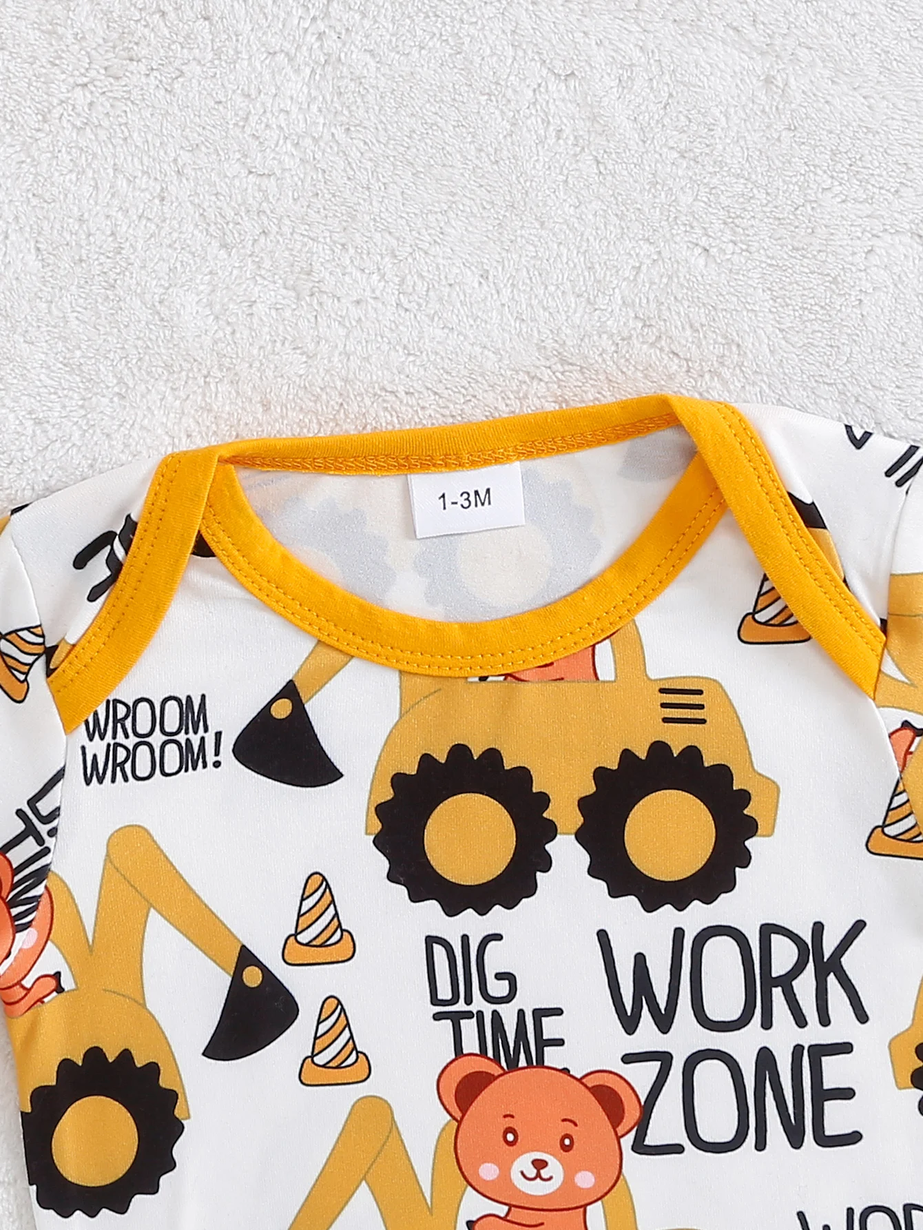 3-teiliges Frühlings-Herbst-Set für Baby-Jungen mit LKW- und Bärenmotiv, Langarm-Strampler + Hose + Mütze, Niedlicher Stil, für Alltag/Fotoshooting – Detail 4