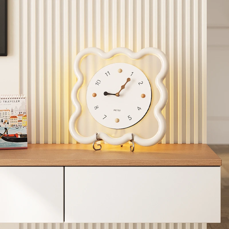 Luminous Creative Hanging Clock White Simple Modern Cute Aesthetics Clock Wall Design Orologio Da Parete Home Decoration