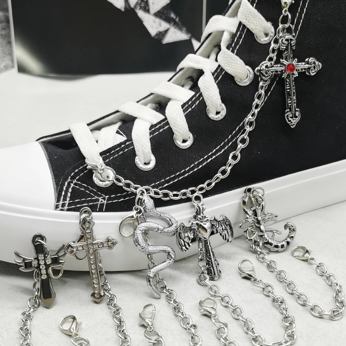 1PC Snake Shoe Chain DIY Accessories Bling Cross Shoe Buckle Decorations Scorpion Shoelace Clip Removable Wing Shoe Lace Charm