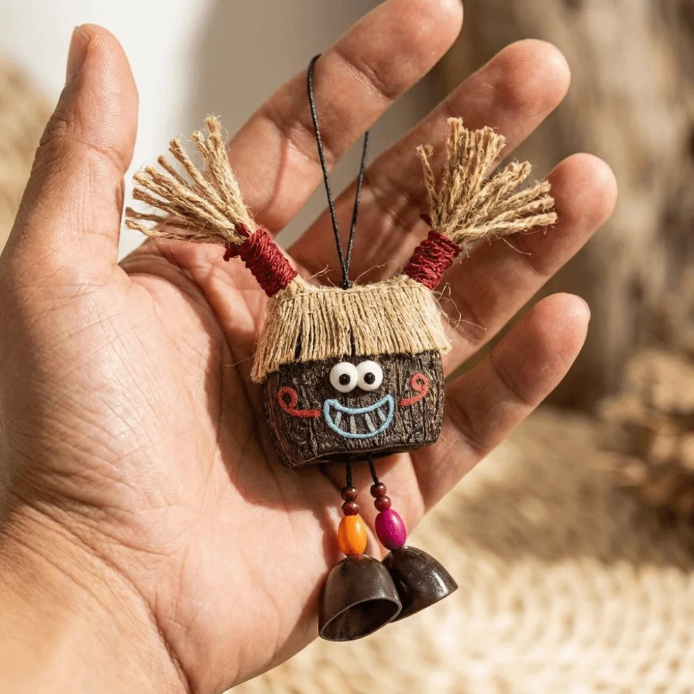Eco-friendly Nut Shell Funny Tongue Doll Keychain Fabric Rope Key Pendant Lightweight Creative Creative Ornament Car Decor