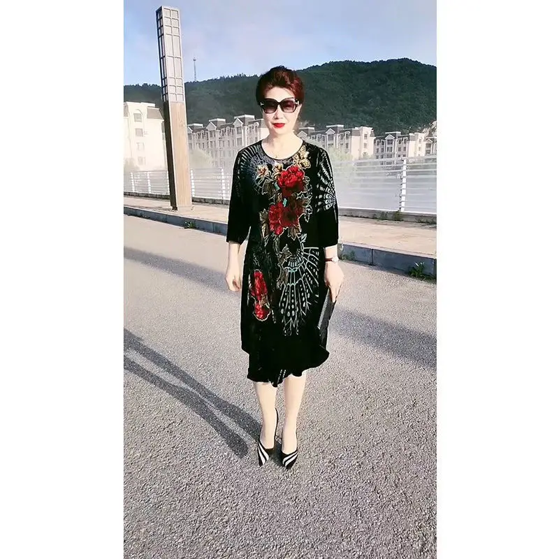 New Summer High-end Rich Wife Retro High-end Fashion Large-size Dress Mother Loose and Slim and Long Style