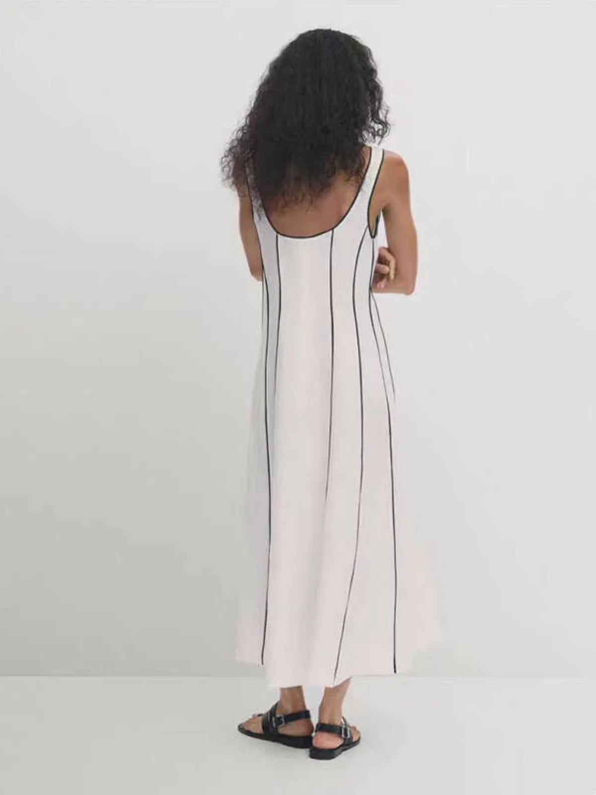 Sommer Neuankömmling Fairylike Slim Fit U-Ne Waist-Cinching Svel Commute Dr für junge Frauen in ihren späten Zwanzigern