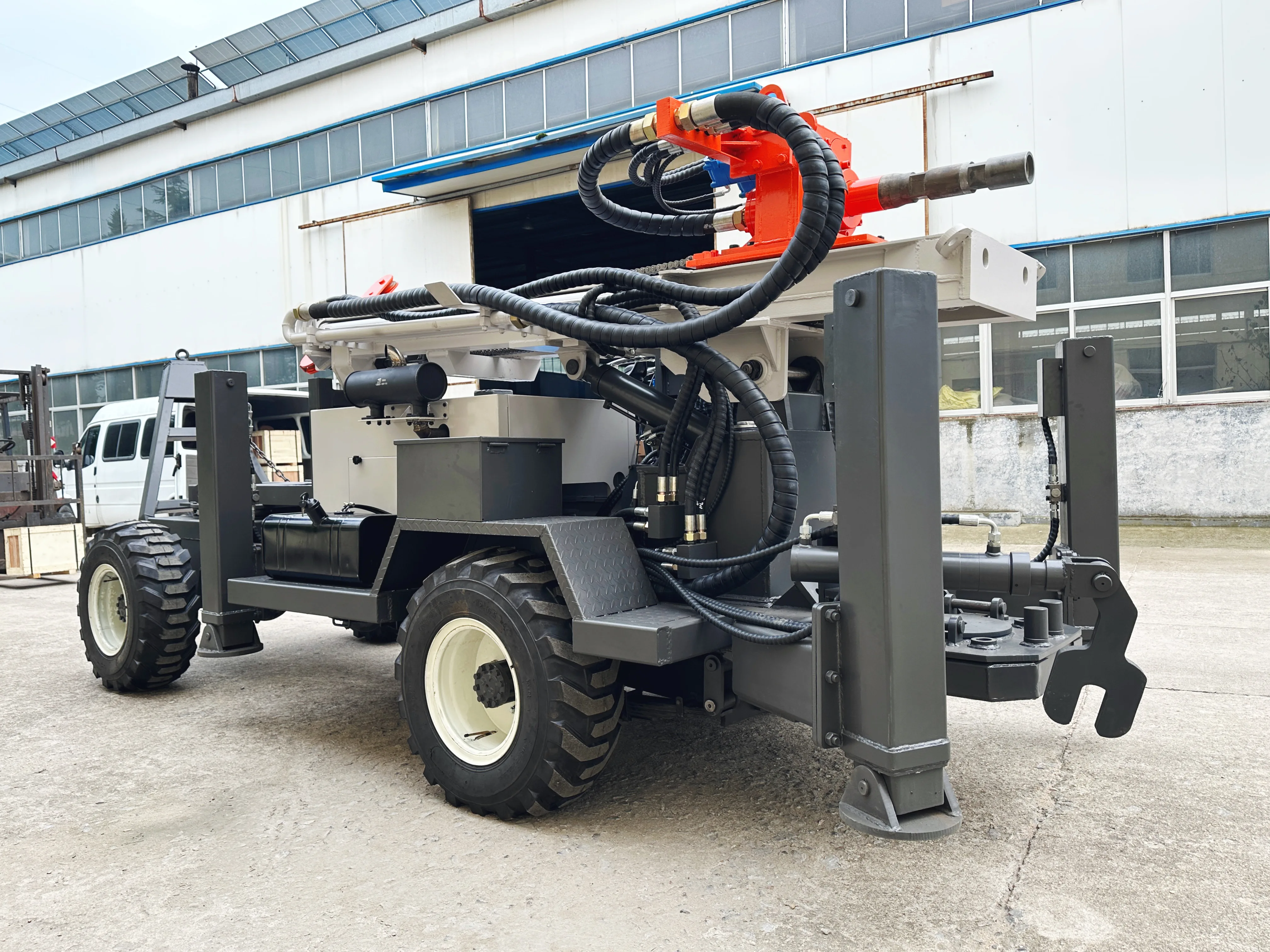 Precision-Engineered Custom Hydraulic Crawler Rig for Efficient 260-Meter Water Well Drilling