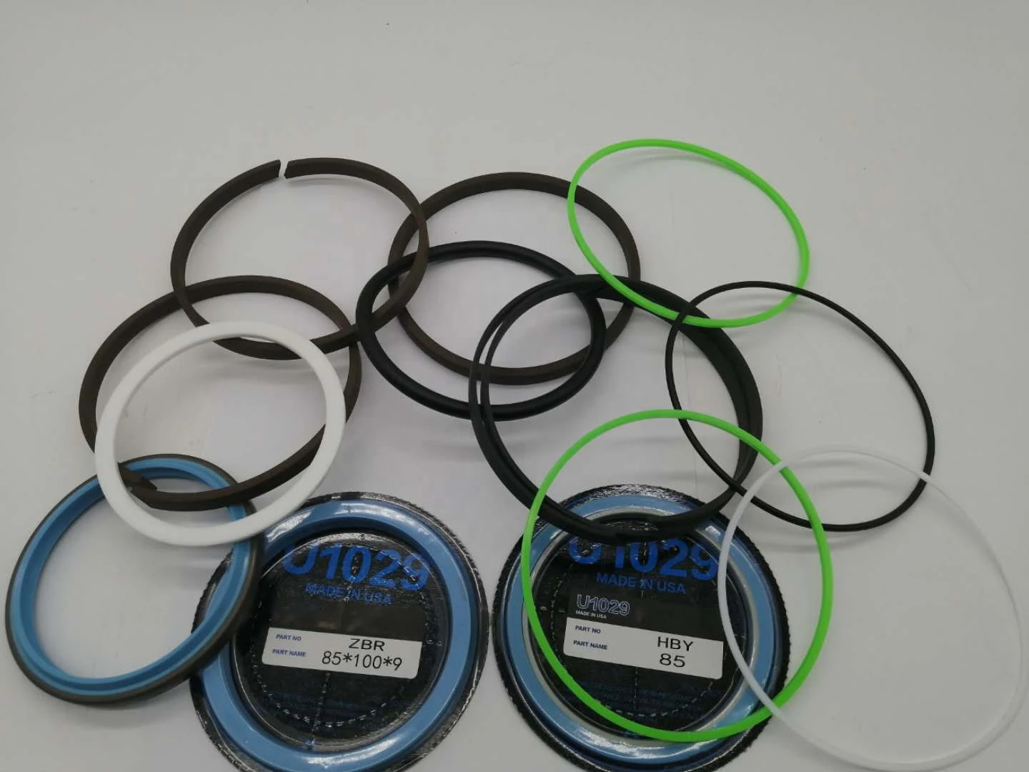 

Boom Arm Bucket Cylinder Seal Kit VOE14512948 VOE14512950 VOE14512955 For EC360BLC EC360B Excavator
