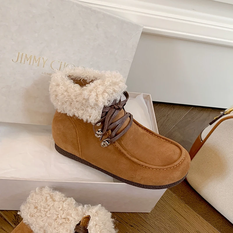 أحذية نسائية جديدة للخريف والشتاء بمقدمة مستديرة من جلد البقر المدبوغ الأصلي وكعب متوسط لزيادة الارتفاع وأربطة من الصوف أحذية الثلوج العصرية