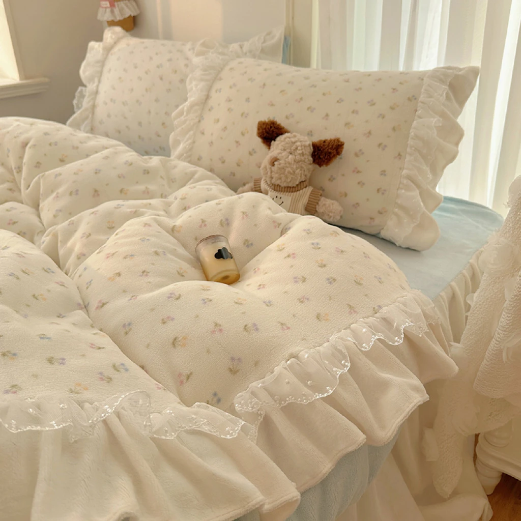 Huaface  Dream Series Thickened Milk Velvet Four-Piece Set Lace Trim  Style Girl's Heart Bedding Set Warm  Pattern
