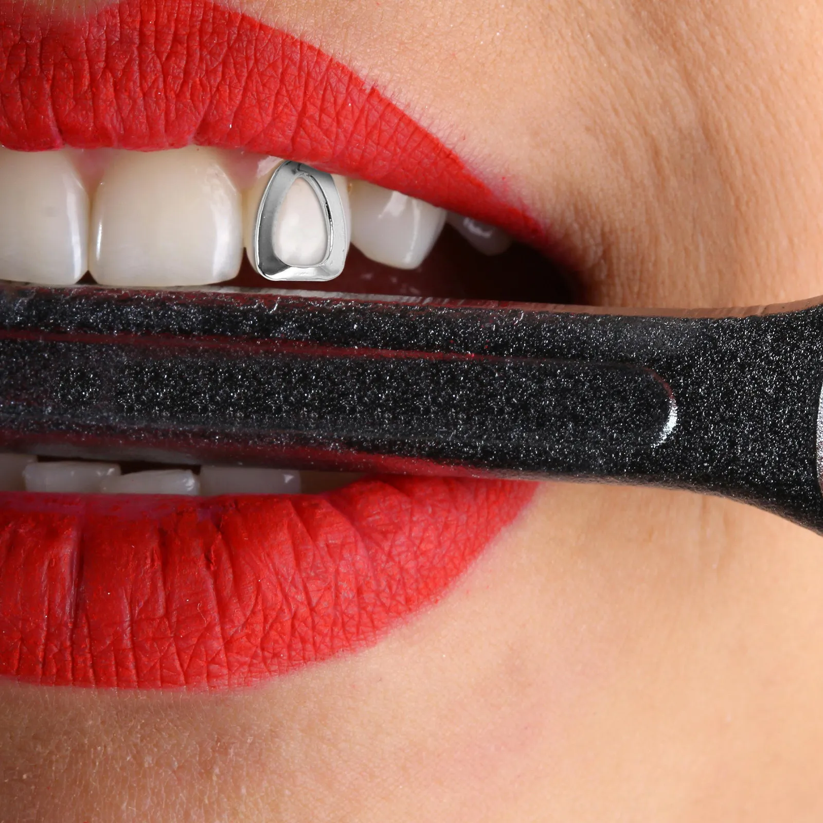 

2Pcs Shiny Tooth Caps and Moldable Grills for Teeth Silver Plated Party Accessory Halloween Cosplay Costume Jewelry