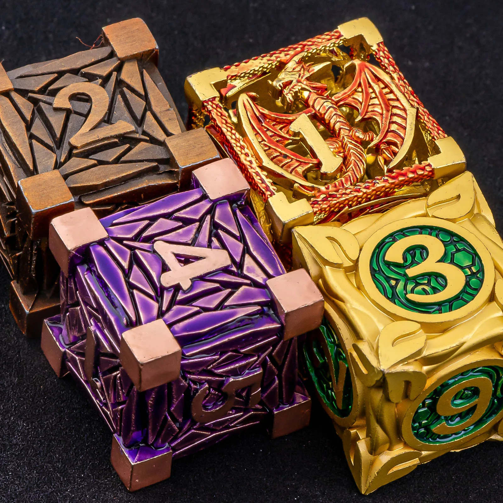 مجموعة نرد متعدد السطوح من Mystery Box DND - نرد D20 & D60 من الراتنج الأساسي السائل - صندوق أعمى فردي للزنزانات والتنينات