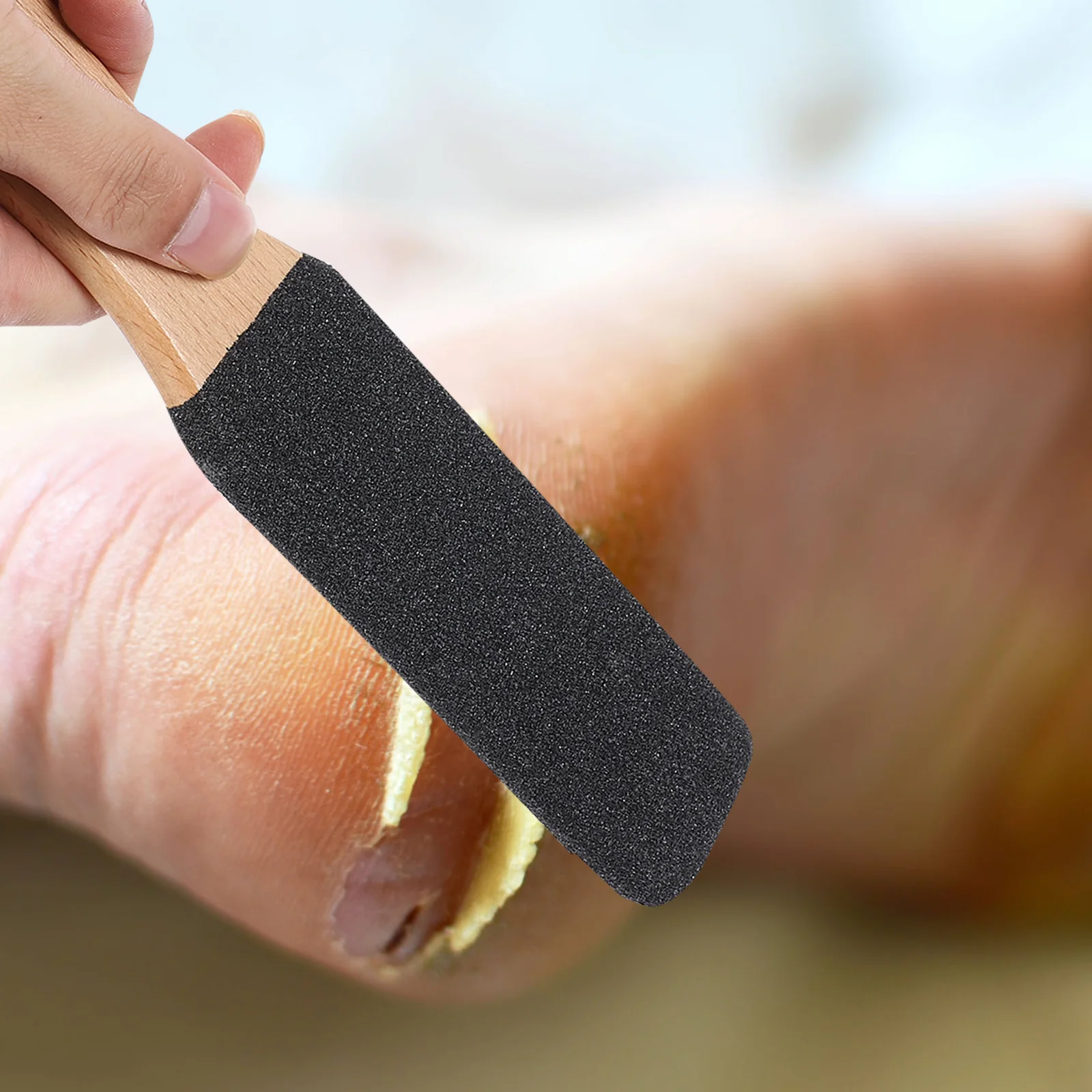 

2Pcs Wooden Foot Scrubber Ergonomic Handle Callus Remover Practical for Home Use Hanging Rope Design Foot File