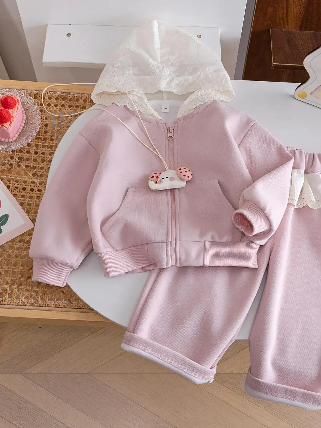 

Корейский комплект из сладкого хлопка с капюшоном и плиссированными прямыми брюками, комплект из двух предметов для девочек, осенняя новинка Faion