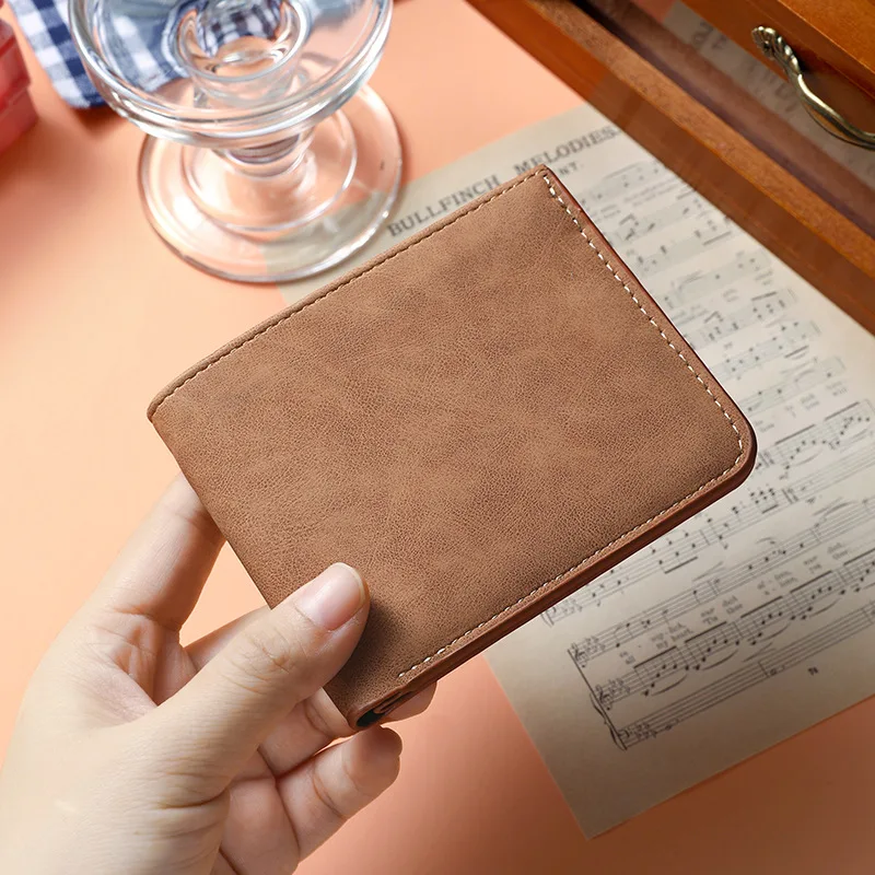 2025 محفظة رجال الأعمال القصيرة رقيقة جدا اليابانية لون نقي محفظة لينة بولي leather الجلود مشبك بطاقات المال متعدد الرجال هدية
