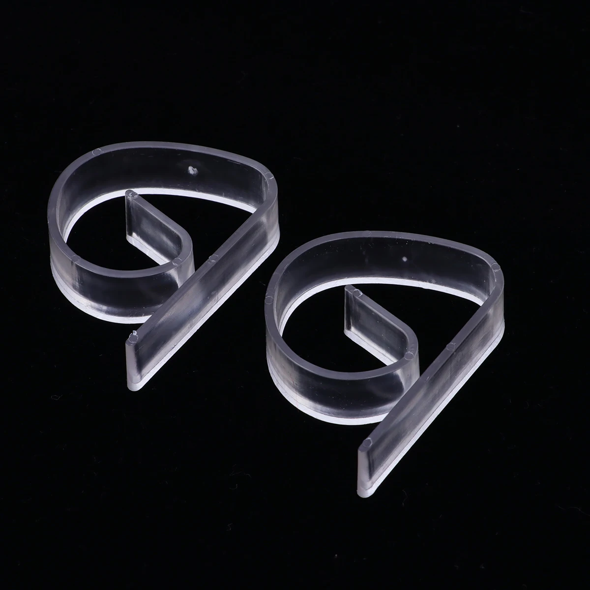 

10PCS Tablecloth Clips Securing Clamps for Most Table Thickness Windproof Home Weddings Parties Picnics Buffets Fits All