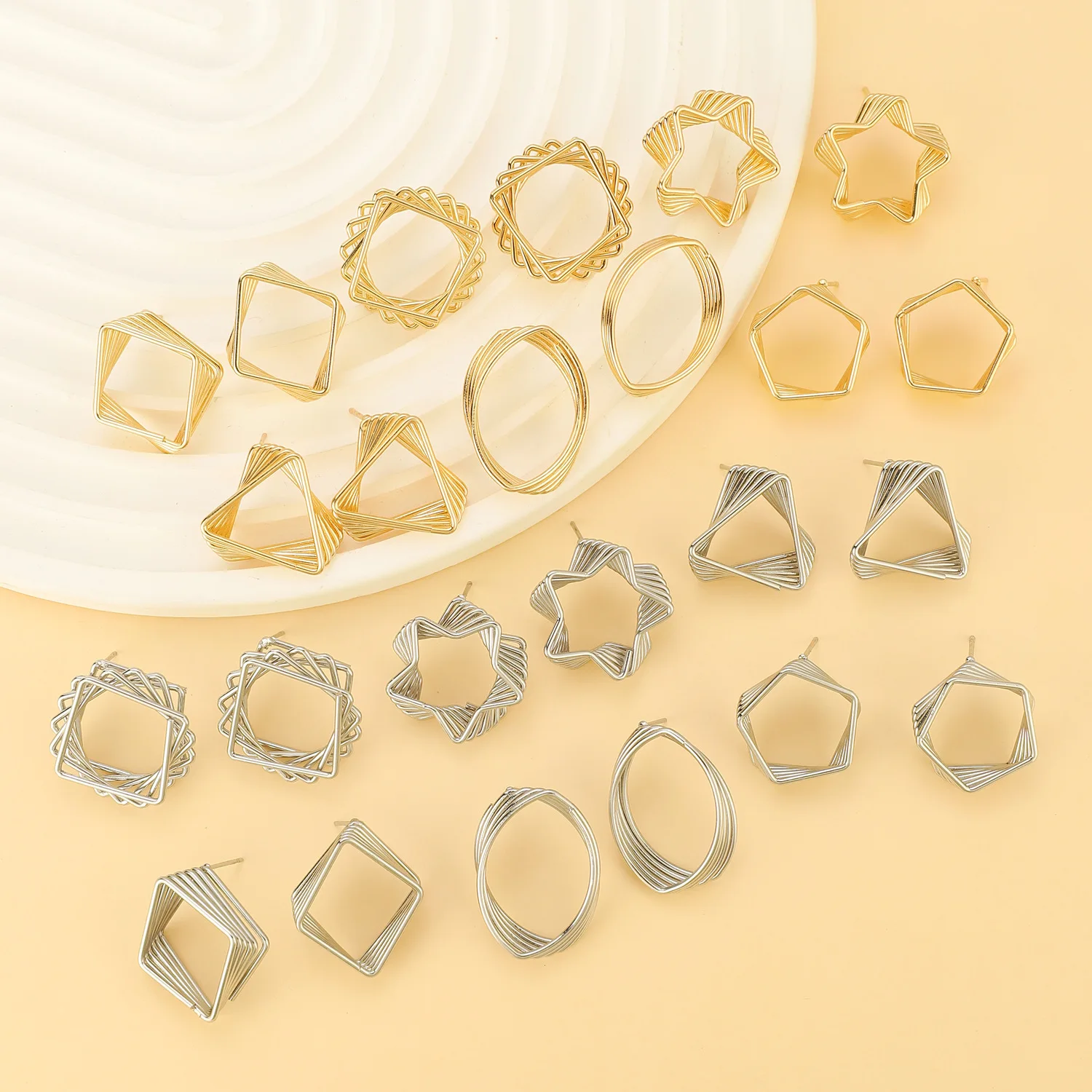 

Minimalist Exaggerated Personality Irregular Swirl Geometric Earrings Women Unique Twisted Lines Stud Jewelry